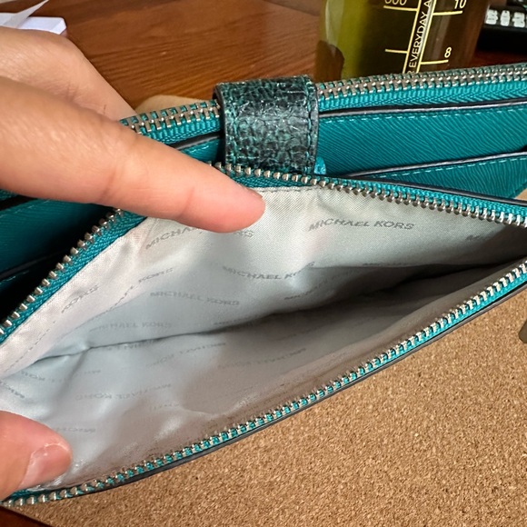 Michael Kors Snake Texture Leather Large Double Full Zip Wallet / Wrislet, Teal - Picture 15 of 15